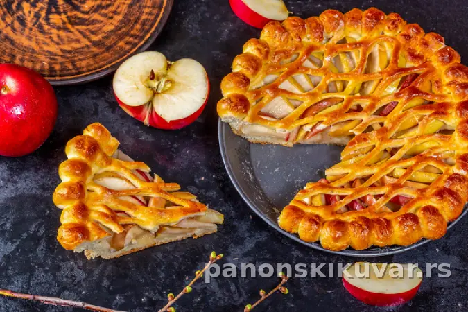 AMERIČKA PITA SA JABUKAMA