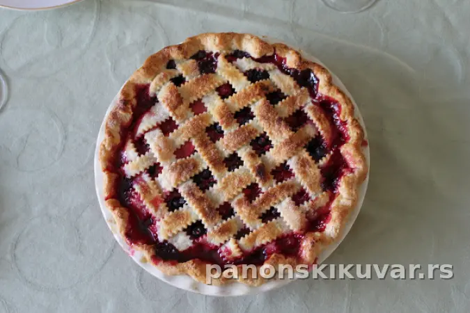 AMERIČKA PITA SA VIŠNJAMA