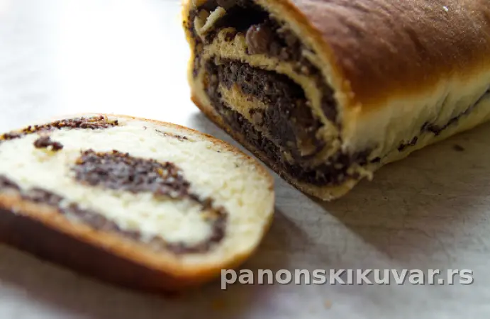 BAKINA ŠTRUDLA SA MAKOM