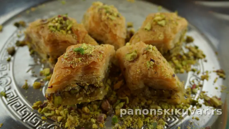 BAKLAVA SA PISTAĆIMA