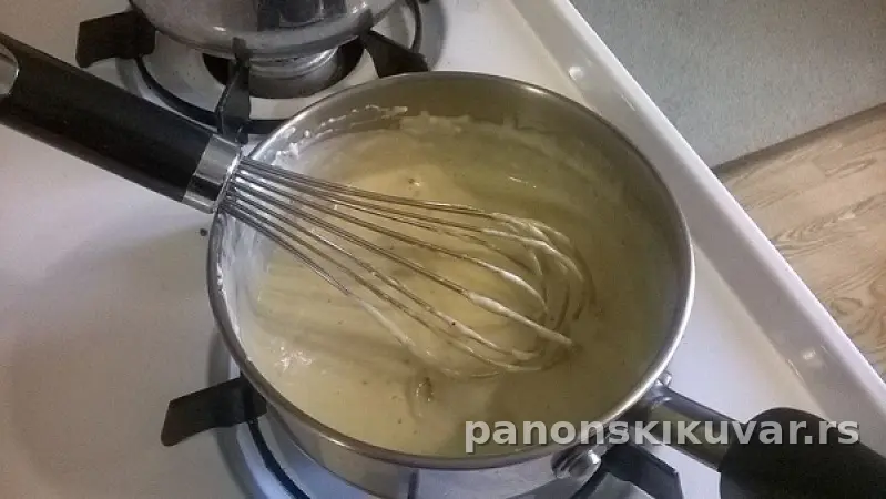 BEŠAMEL SA PEČURKAMA