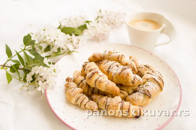 BRZI KROASANI SA NUTELOM