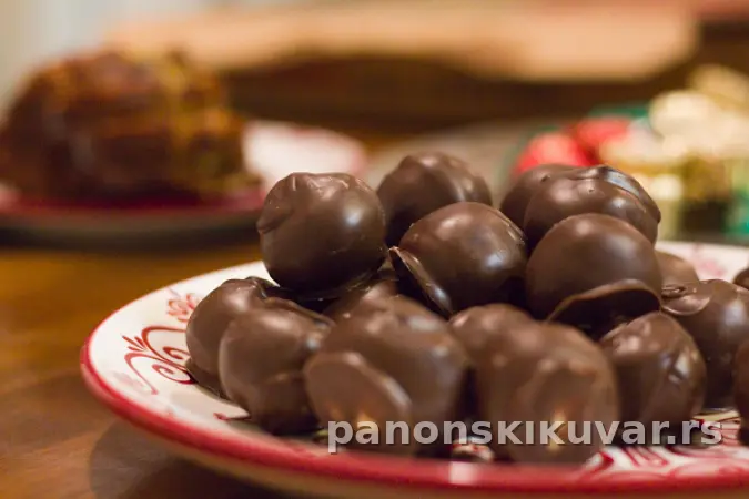 ČOKO BOMBICE SA ORASIMA