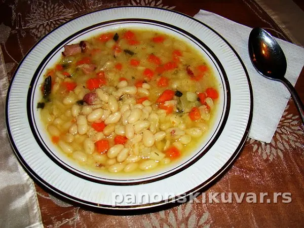 ČORBAST PASULJ