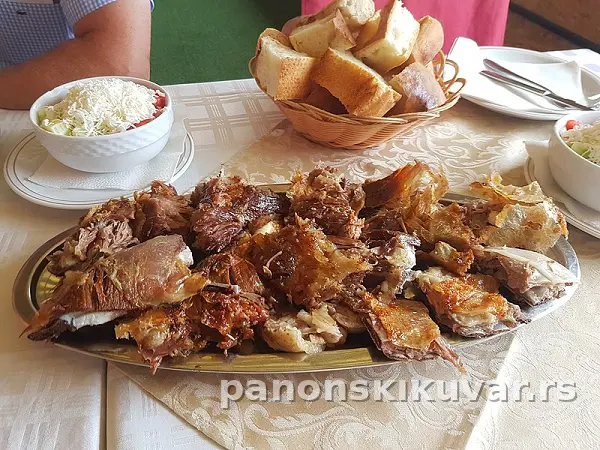 JAGNJEĆE PEČENJE
