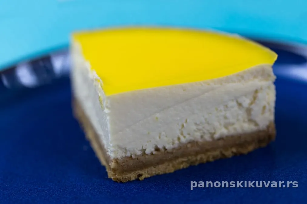 kremaste kocke limun čizkejka sa belom čokoladnom glazurom i ribanom koricom