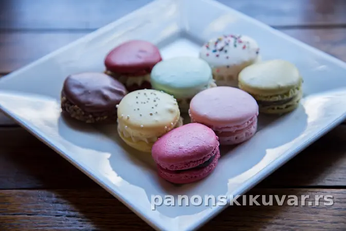 MACARONS