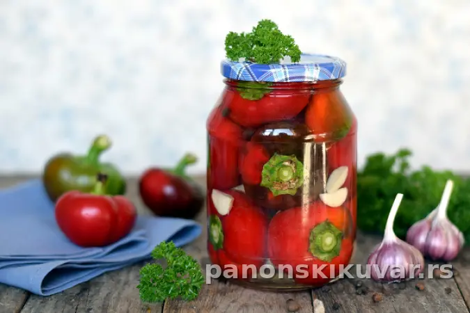 PARADAJZ PAPRIKA U TEGLI