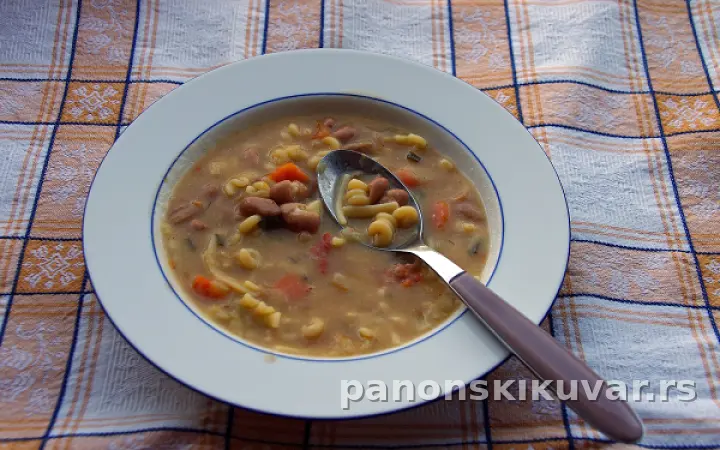 PASULJ SA TESTENINOM