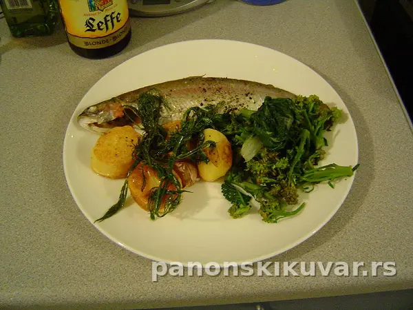 PEČENA PASTRMKA