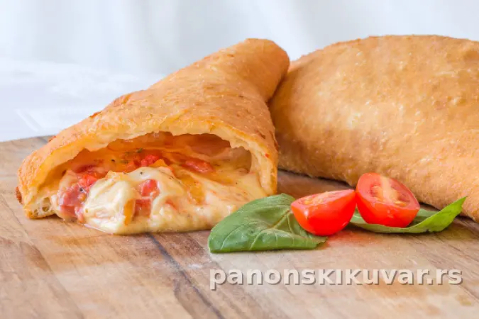 PIROŠKE SA KAČKAVALJEM I ŠUNKOM