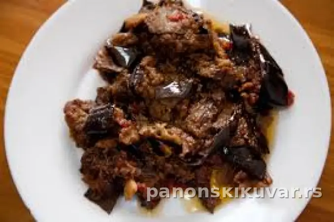 PLAVI PATLIDŽAN SA MESOM I BELIM LUKOM