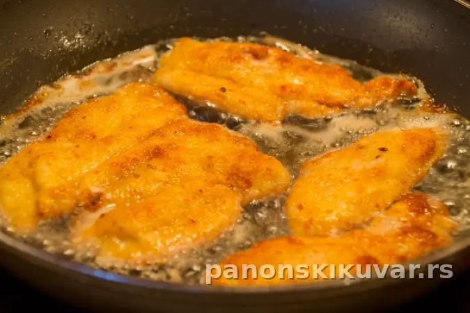 POHOVANE ŠNICLE SA BEŠAMELOM