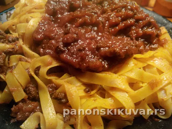 RAGU OD JAGNJETINE SA TALJATELAMA