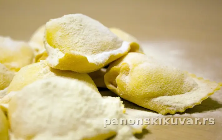 RAVIOLI SA ŽUMANCETOM