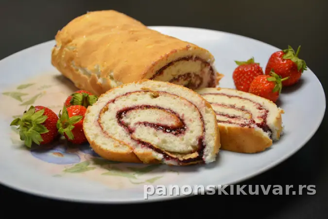 ROLAT SA PEKMEZOM OD JAGODA