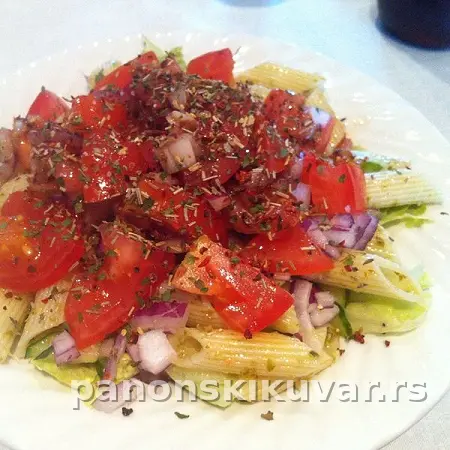 SALATA OD TESTENINE I PARADAJZA