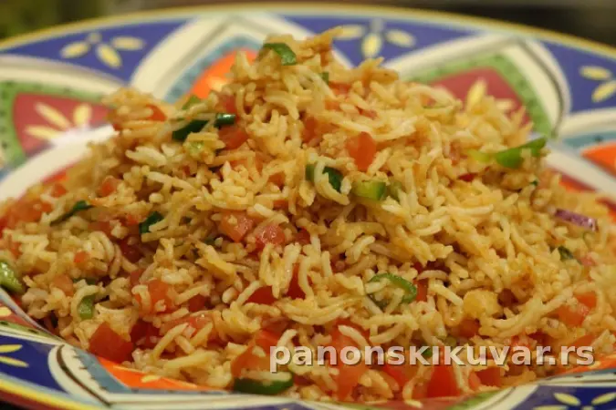 SALATA OD PIRINČA SA PAPRIKOM I PARADAJZOM
