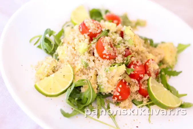 SALATA SA KINOOM I POVRĆEM