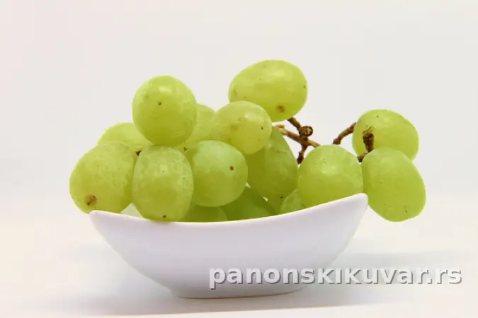 SLATKO OD BELOG GROZDJA