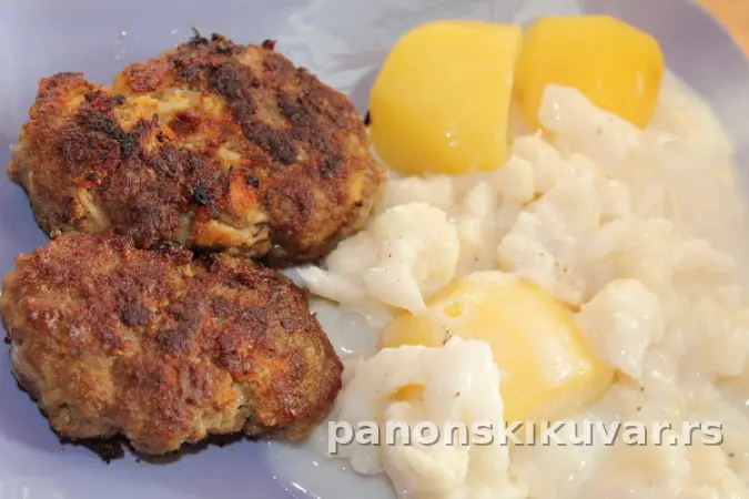 ŠNICLE OD KOKOŠIJEG BELOG MESA
