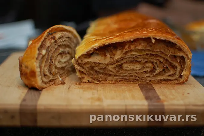 ŠTRUDLE SA MAKOM, ORASIMA I VIŠNJAMA