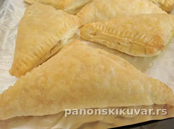 TROUGLIĆI SA SIROM