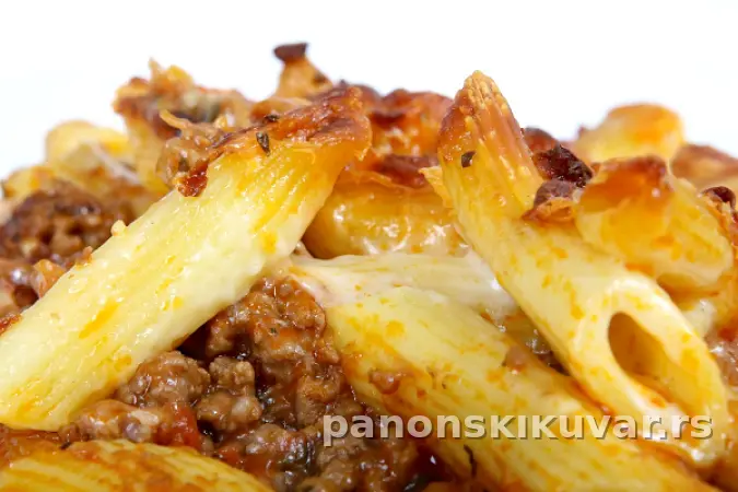 ZAPEČENE MAKARONE SA MLEVENIM MESOM